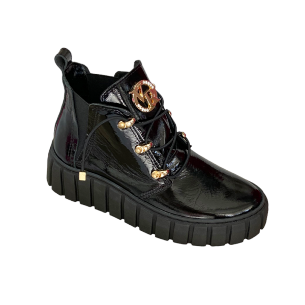női bőr bokacipő,női magasított száru cipő,fekete magasszárú sneaker,via roma fekete magasított sneaker