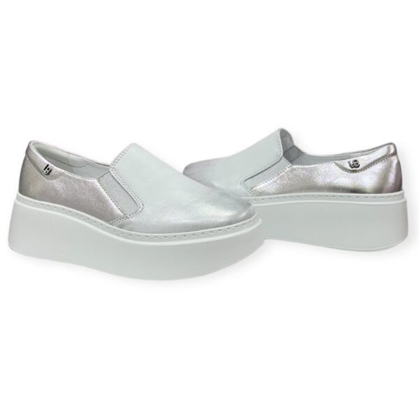 női ezüst bőr slip on,női tavaszi cipő,női tavaszi slip on,lucia bosetti slip on,női bőr slip on,női ezüst slip on,koptatott ezüst bőr slip on