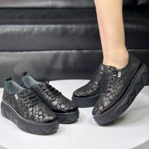 női bőr sportcipő,női bőr sneaker,női fekete sportcipő,női fekete bőr sneaker,női őszi fűzős cipő,női fekete sportcip,női fekete sneaker,Via Roma fekete 058 639