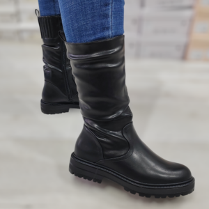 fekete 3/4-es csizma,fekete női 3/4-es csizma,bélelt női csizma,női műbőr csizma,női vastag talpú csizma