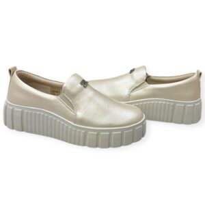 ekrü női slip on,női divatos slip on,műbőr slip on,női tavaszi cipő,női ekrü cipő,