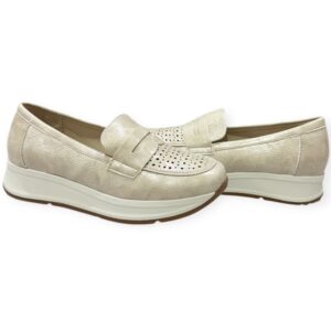 divatos slip on,műbőr slip on,emelt talpú női cipő,női tavaszi cipő,arany slip on,női arany mokaszin,női mokaszin,női arany cipő