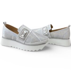 női bőr slip on,női ezüst slip on,női ezüst bőr slip on,női tavaszi bőr slip on,via roma ezüst slip on,ezüst lyukacsos slip on