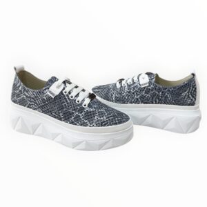 női bőr sportcipő,női bőr sneaker,női fehér kék sportcipő,női fehér kék bőr sneaker,női tavaszi fűzős cipő,női fehér-kék sportcip,női fehér kék sneaker,Via Roma fehér kék 058 609